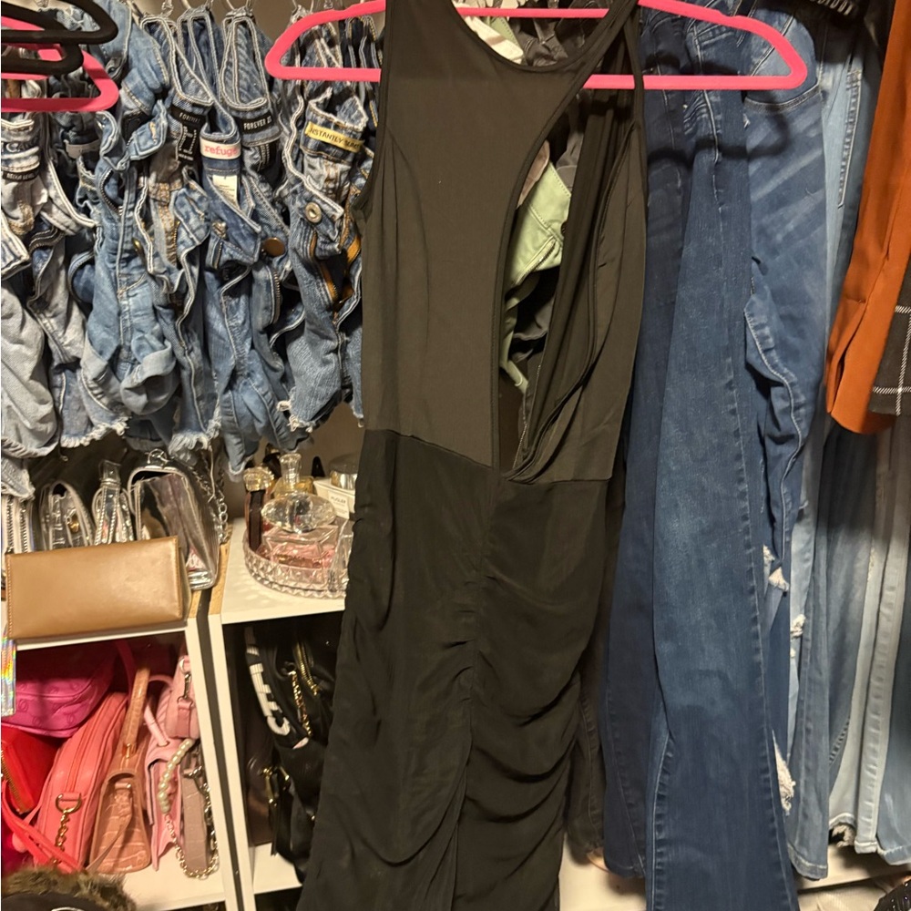 Elegant Black Sleeveless Dress